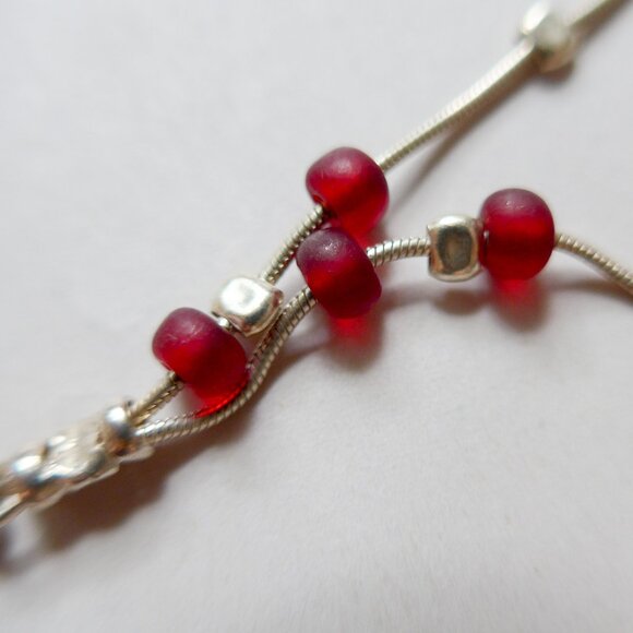 Silver Necklace with magenta glass beads - Picture 5 of 10